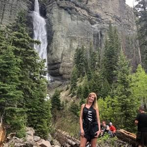 Meet your Posher, April